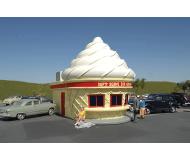 модель Bachmann 35203 Ice Cream Stand. Модель полностью собрана, размер - 6.4 x 10.2 x 7.6см 