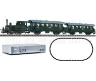 модель Fleischmann 631302 Цифровой стартовый набор Bayerischer Lokalbahnzug: паровоз со звуковым декодером DCC, два пассажирских вагона, цифровая станция Z21 с роутером, набор рельсового материала  