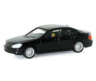 модель Herpa 461337 BMW 7er™ facelift с освещением и фигурой водителя 