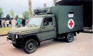 модель Herpa 741675 Серия Roco MiniTanks. Modern German Army Medical Corps Equipment -- Mercedes Benz 250 Скорая помощь   